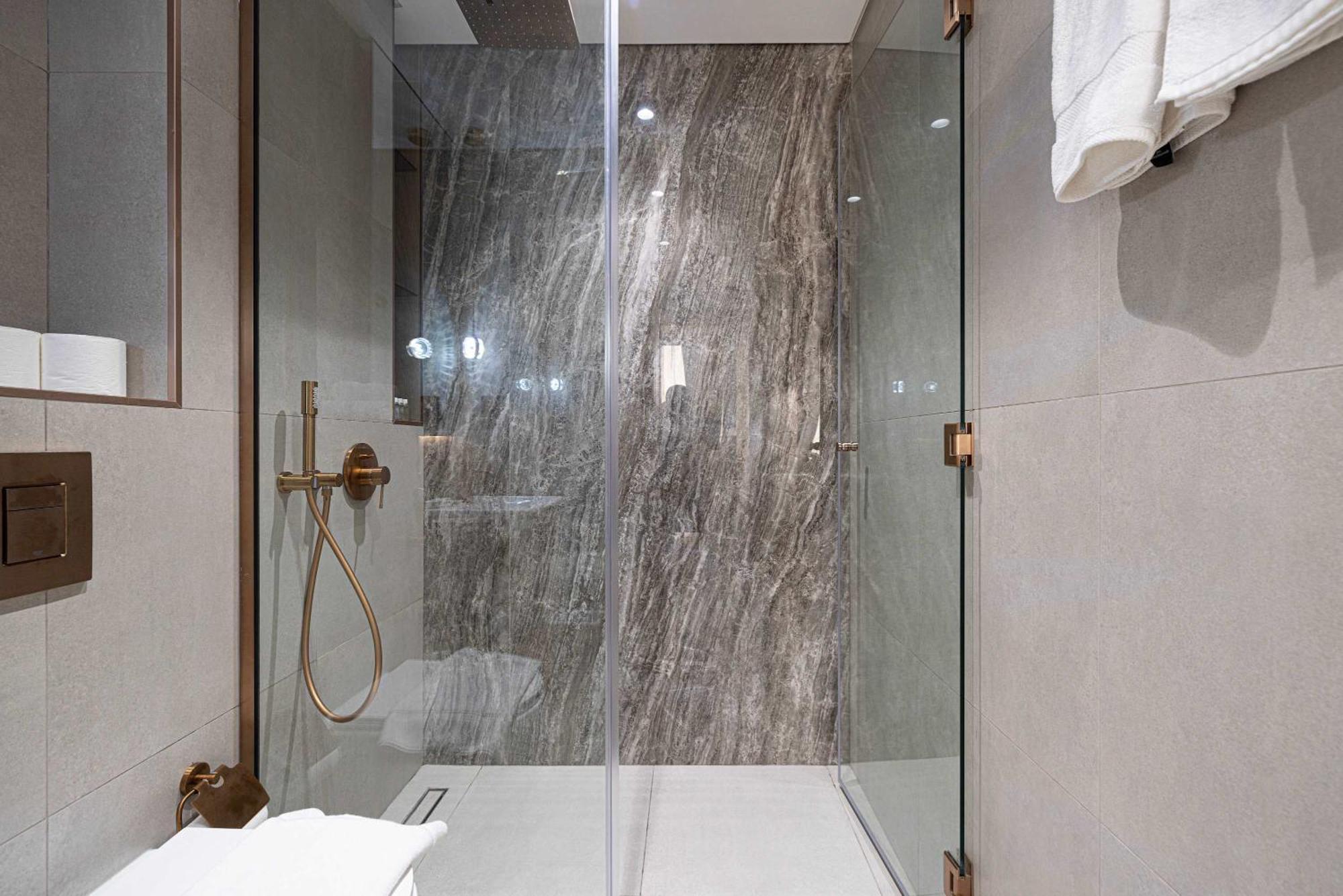 Spacious 1br With Modern Amenities In Westwood Grande Jvc *